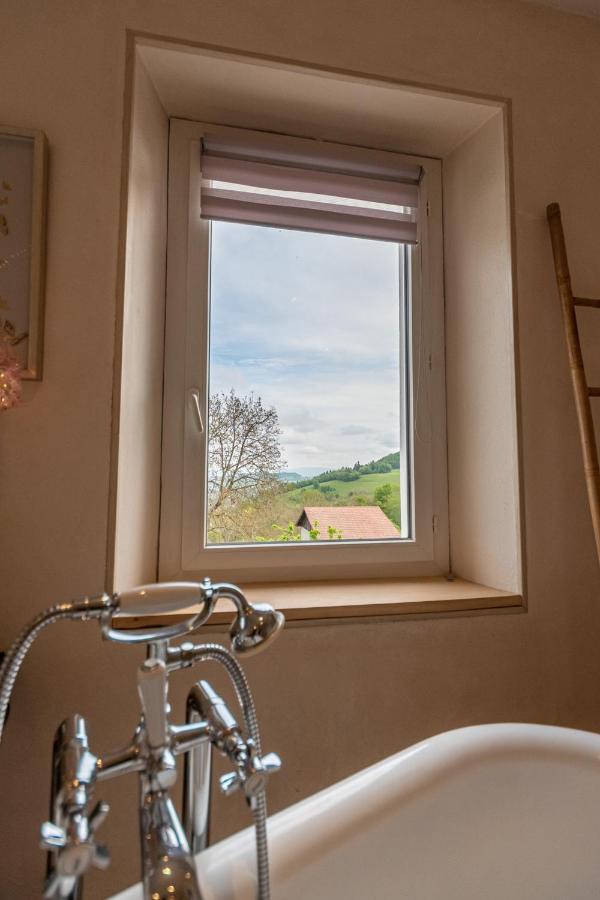 D Hotes Ysalice Bed & Breakfast *